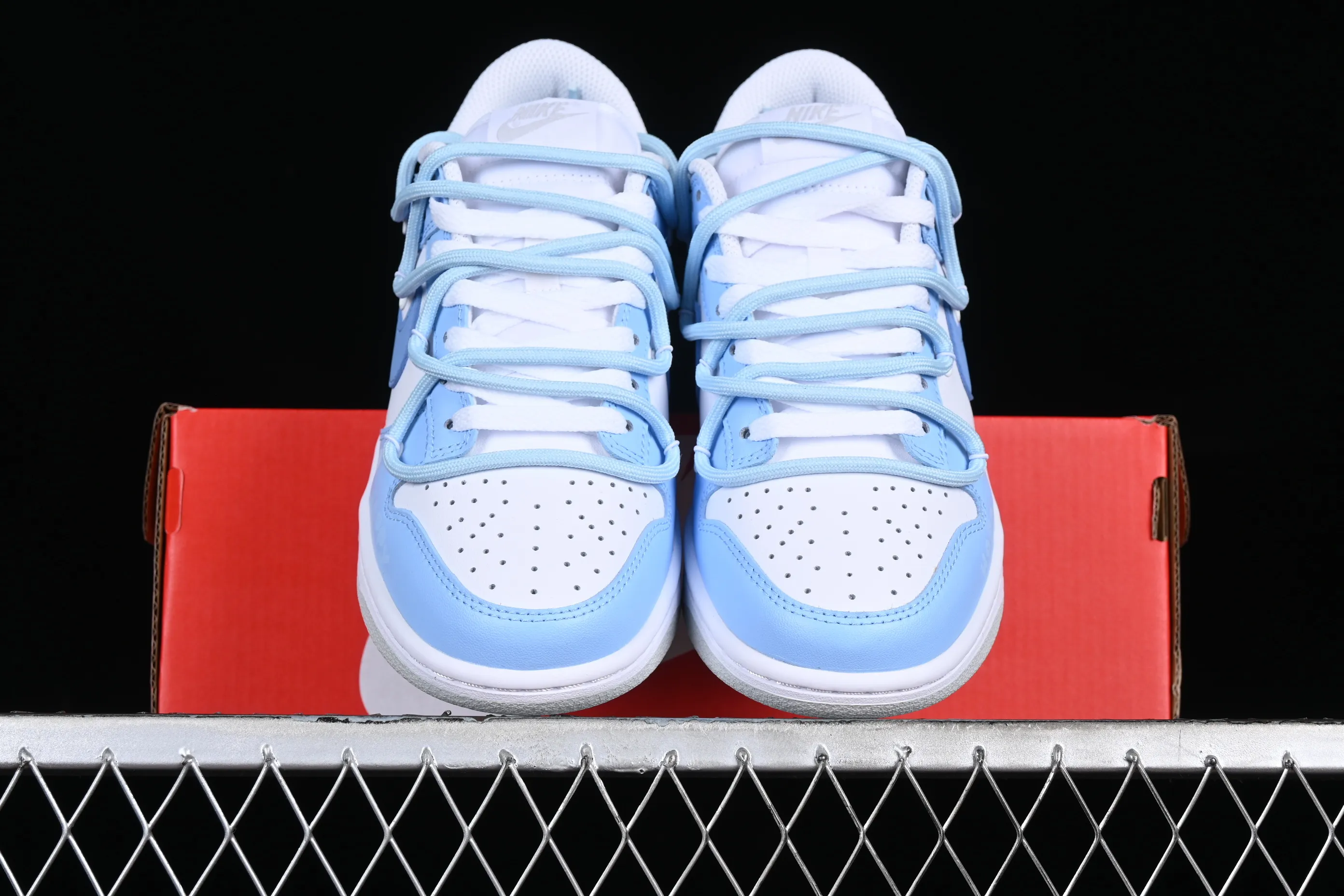 All Categories Nk SB Dunk Series Nk SB Dunk Low Low-top sneakers Nk Dunk Low Happy Bear White and blue cute girl SB deconstructed double shoelace low-top casual sneakers DH9765-102